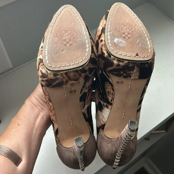 Sooo Cute Vince Camuto leopard print heels size 8 - Picture 7 of 8
